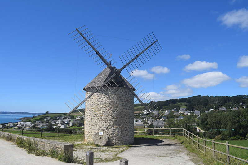 Le moulin à vent de Luzéoc à Telgruc-sur-mer